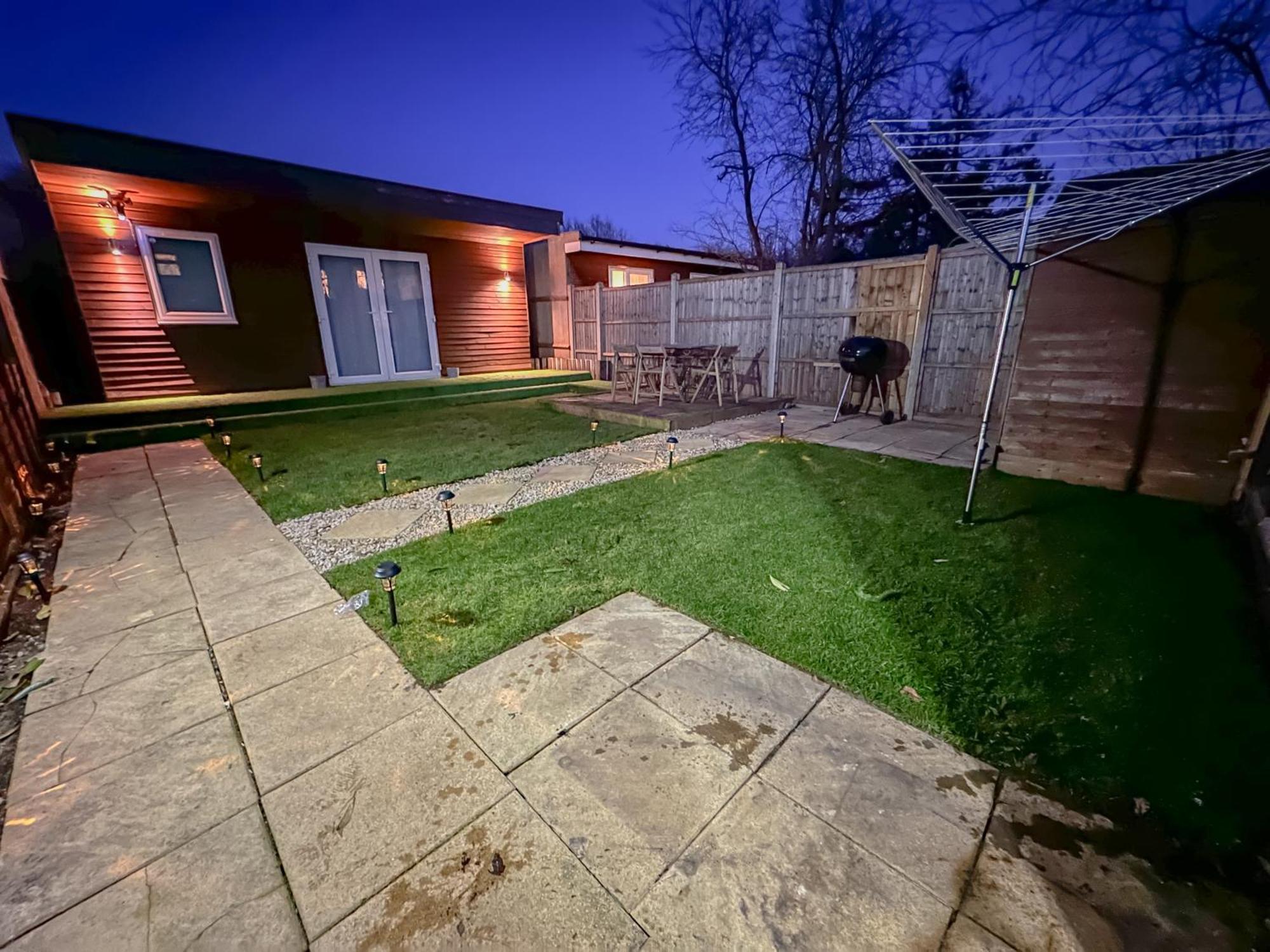 Stunning Studio Garden House - Free Wifi & Parking Hendon Eksteriør billede
