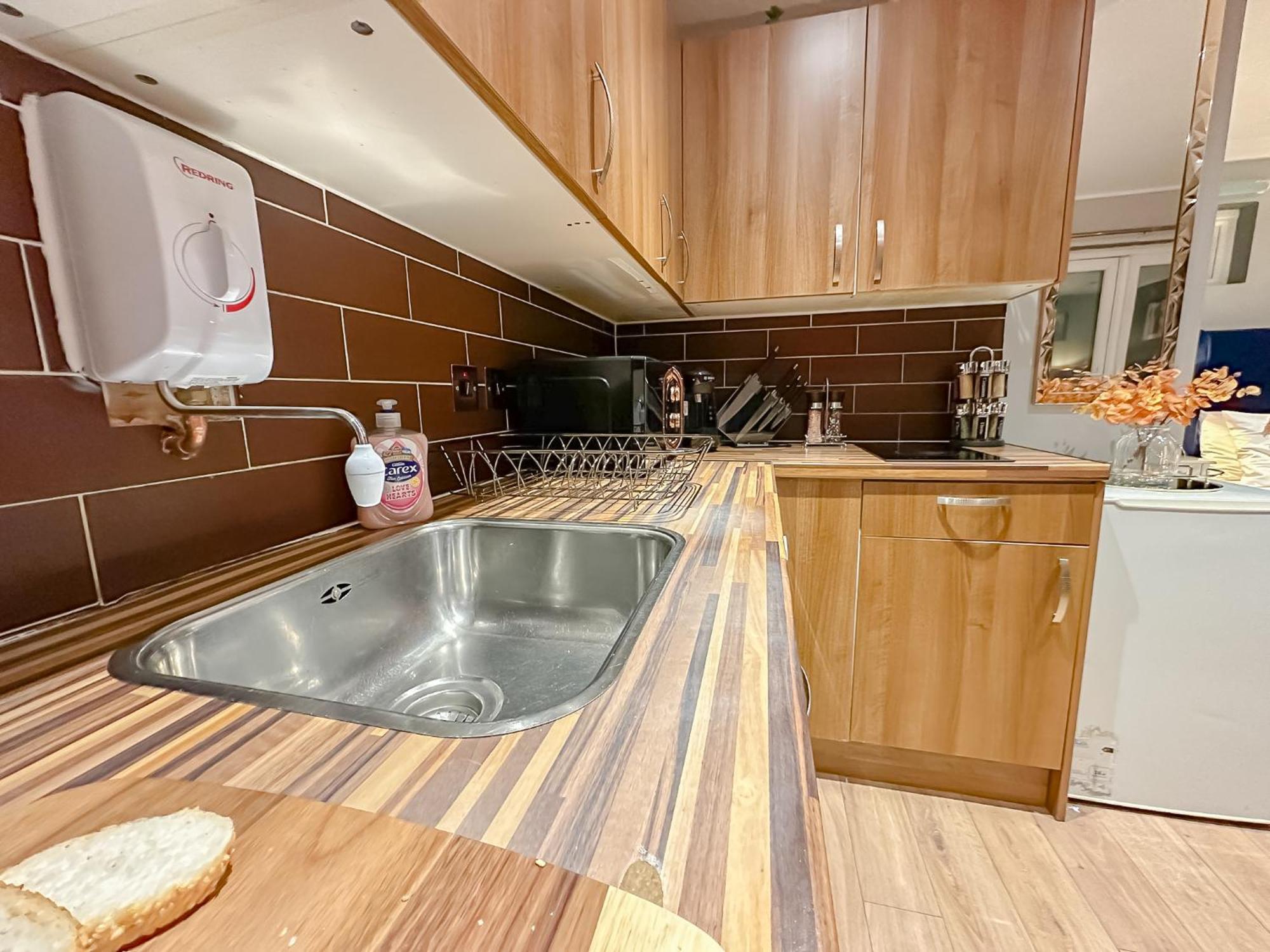 Stunning Studio Garden House - Free Wifi & Parking Hendon Eksteriør billede